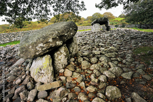 Obraz na płótnie Dyffryn Ardudwy 6000 year old prehistoric megalithic dolmen tomb. Two burial chambers in long barrow cairn. Gwynedd, Wales, UK w salonie