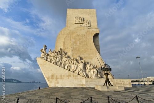 monument to the discoveries in lisbon