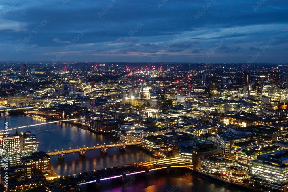 Fototapeta premium view of the city