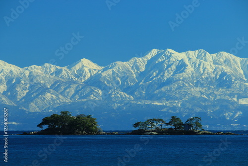 立山連峰と虻が島