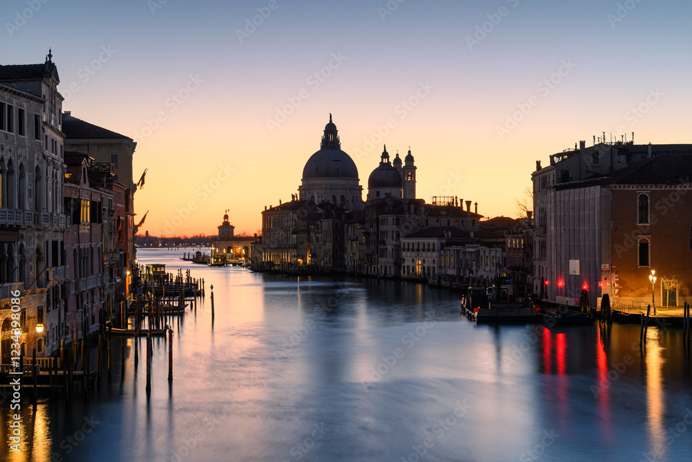 Fototapeta premium Sonnenaufgang an der Ponte Accademia