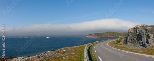 küstenstrasse Fv355 nach Bugøynes, Finnmark, Norwegen