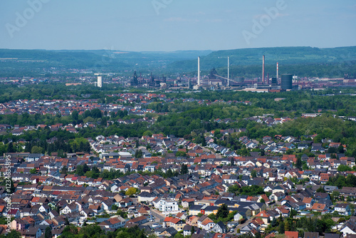 Aussicht in Richtung Dillinger Hütte von der Bergenhalde Duhamel bei Ensdorf, Saarland, Deutschland