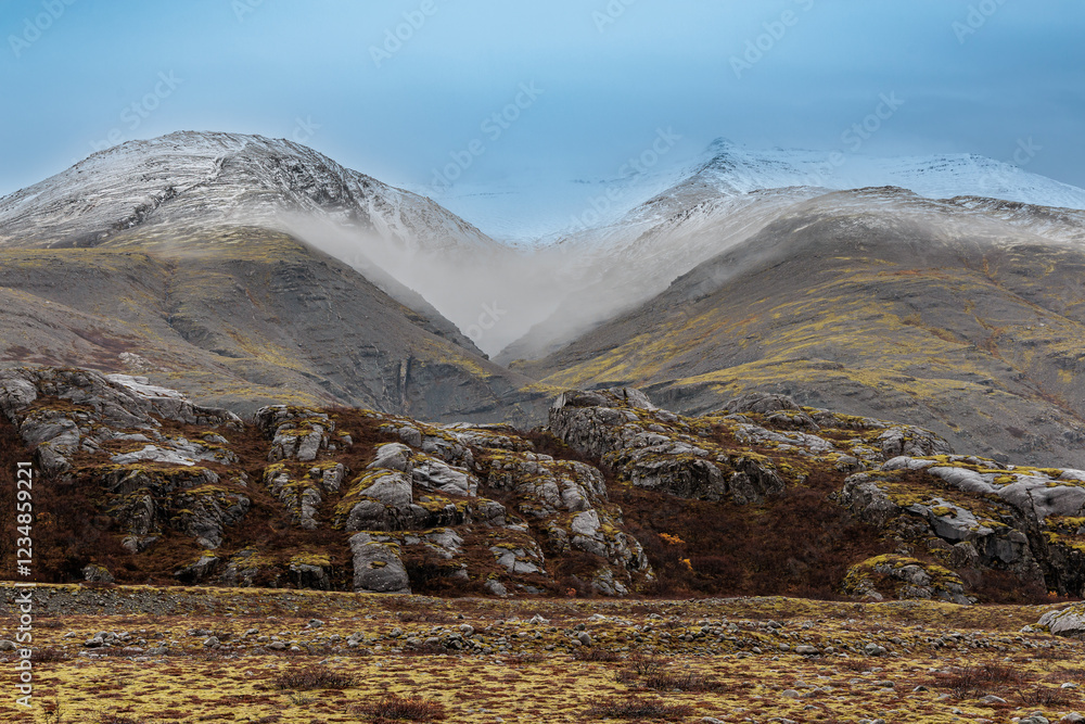 A glacial lake in Svínafellsjokull National Park in the east of Iceland.