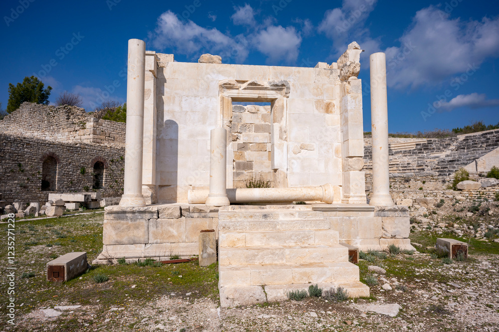 Obraz premium The remains of an Opramoas monument, aqueduct, a small theater, a temple of Asclepius, sarcophagi, and churches from Rhodiapolis, which was a city in ancient Lycia. Today it is located in Kumluca
