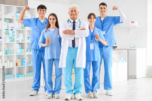 Group of medical students w...