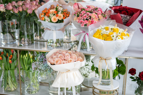 Wallpaper Mural Bukiet Kwiatów w kwiaciarni Torontodigital.ca