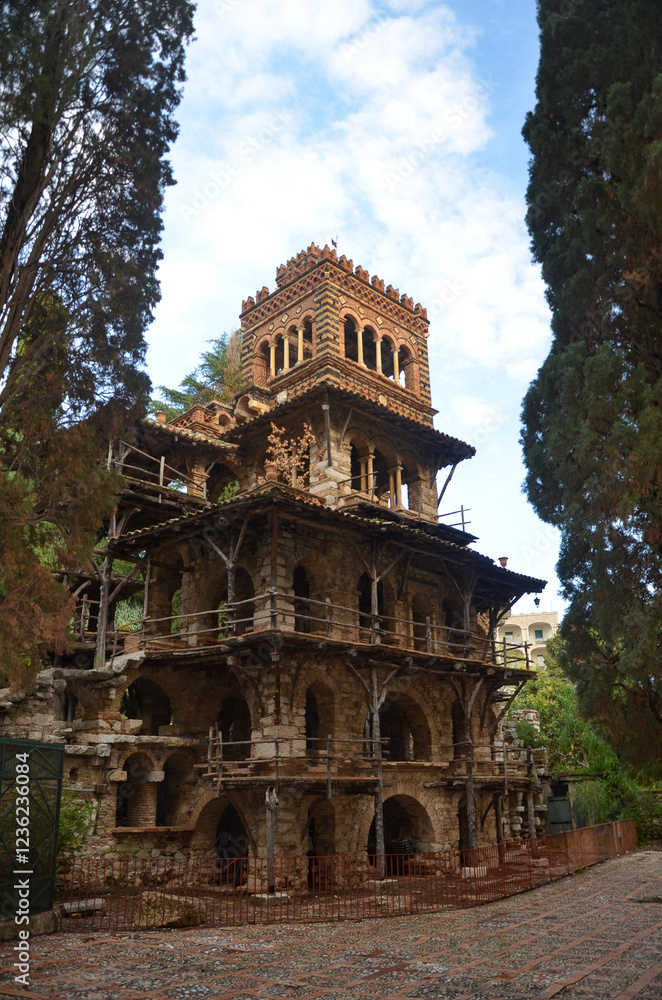 Obraz premium Botanical Garden – a secluded attraction of Taormina, exotic vegetation and interesting buildings