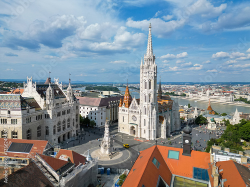 Photography Vue aérienne panoramique de la ville capitale Budapest avec église Our Lady of B