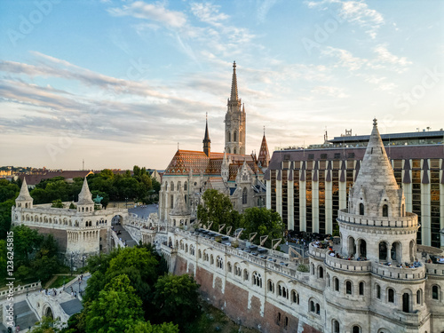 Tableau sur toile Vue aérienne panoramique de la ville capitale Budapest avec église Our Lady of B