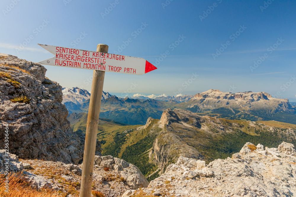 Lagazuoi Fanesgruppe Dolomites Kaiser Jäger via ferrata sign in the front