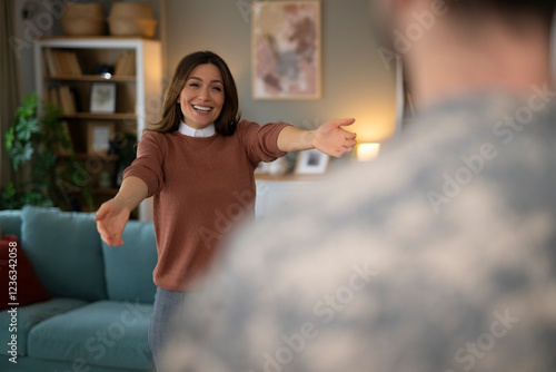 Tableau sur toile Surprise wife looking at soldier coming home from army