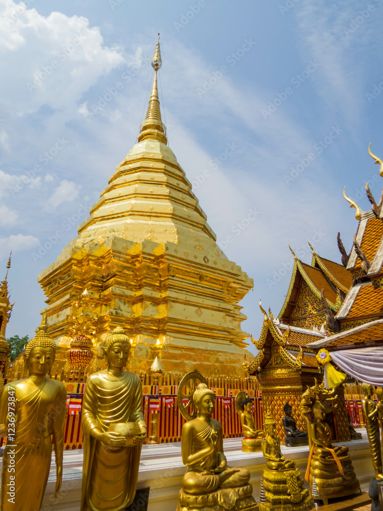 Fototapeta premium Wat Phra That Doi Sutep, Chiang Mai, Thailand .