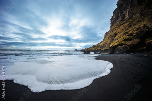 Obraz na płótnie Vikurfjara Black Sand Beach near Vik on the island of Iceland w salonie