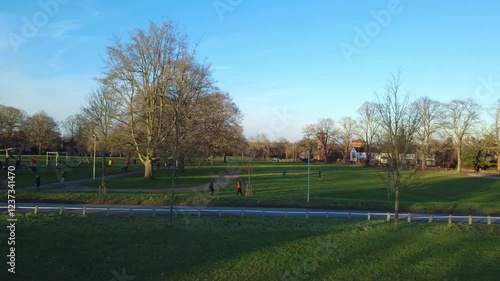 Wallpaper Mural Rising up reveal drone shot in Prospect Park in Reading, UK Torontodigital.ca