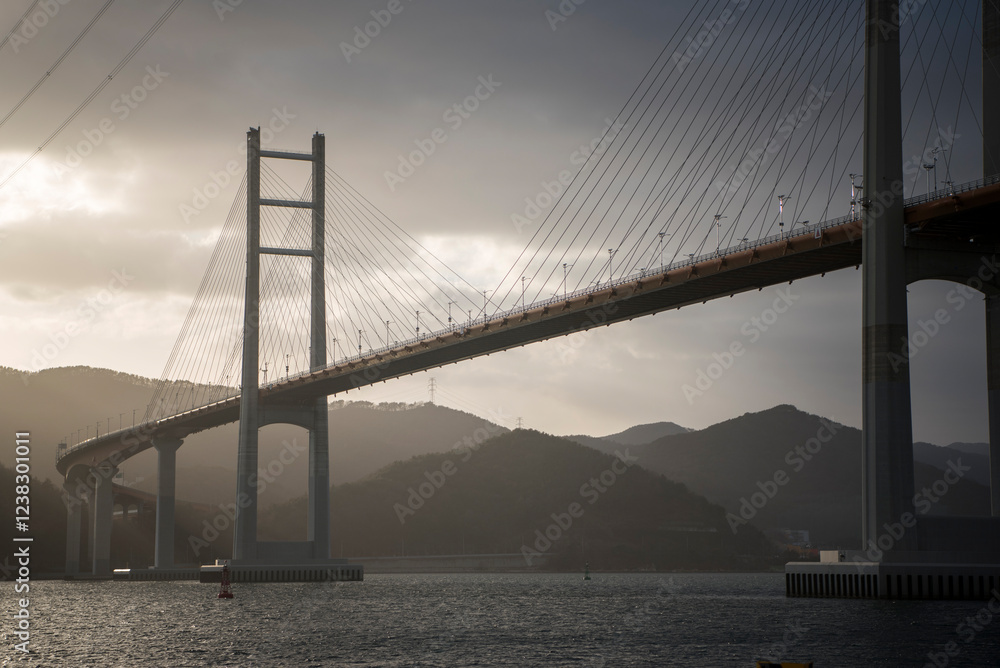 Obraz premium 웅장한 해상 대교