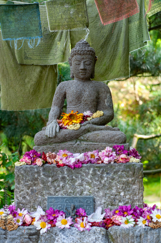Obraz na płótnie Budda mit Blumen