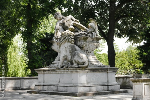Düsseldorf, Kriegerdenkmal im Hofgarten am Kö-Bogen