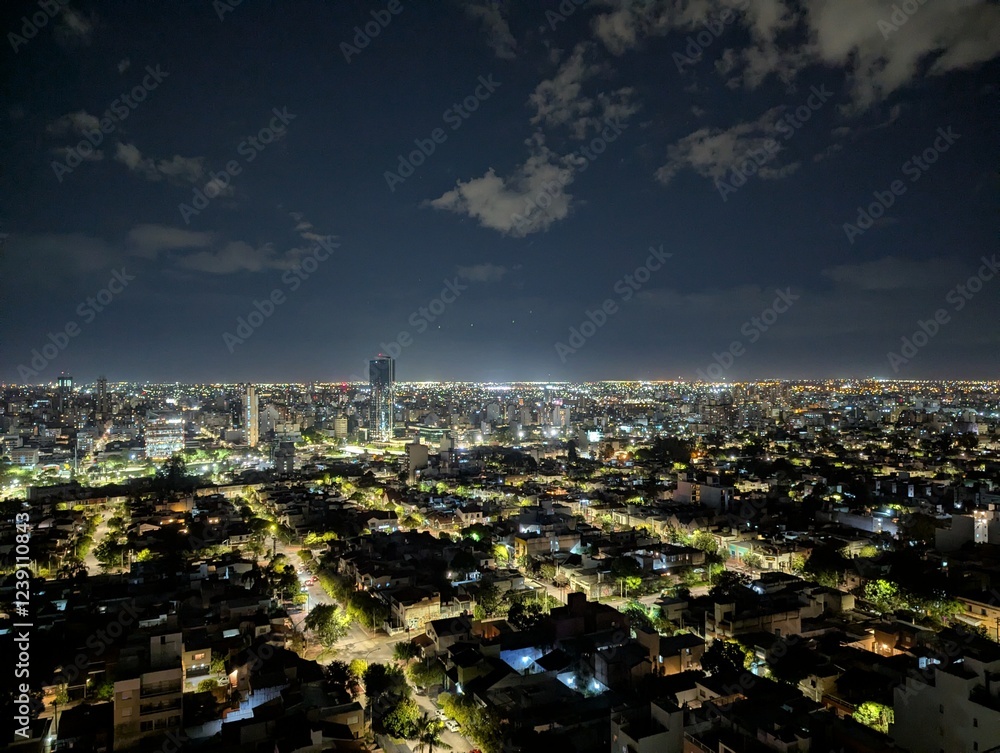 Obraz premium Panoramic night view of Cordoba, Argentina from the tower of the Cardinales Cofico complex