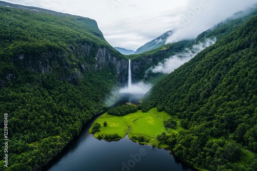 Found in the Hordaland region, near Skare and Odda, Latefossen is a highly visited waterfall in Norway. It consists of two streams that flow from Lotevatnet photo