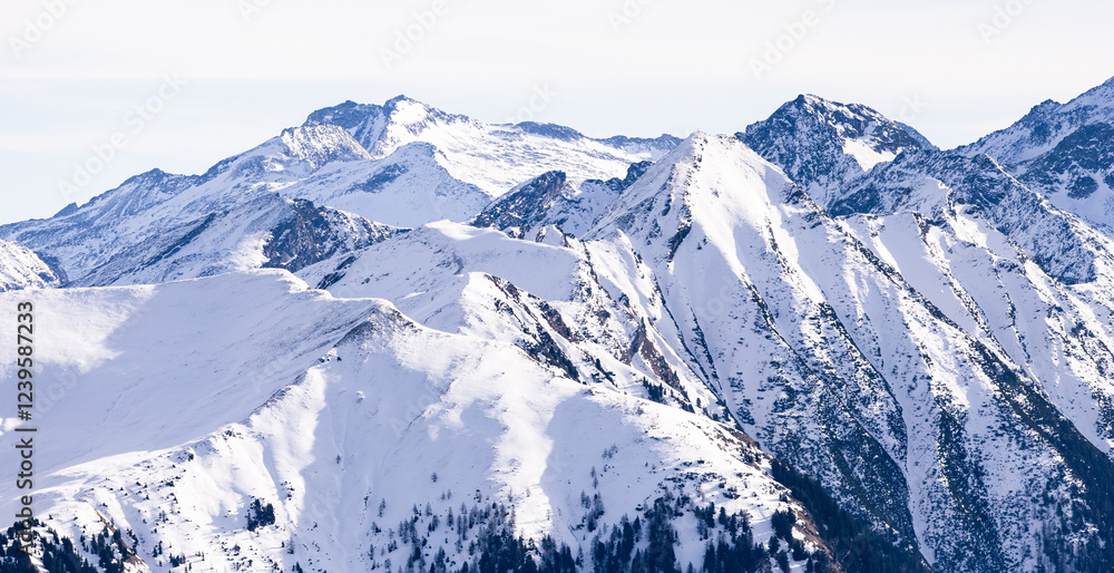 Obraz premium snow covered mountains