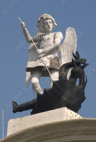 Iglesias y vitrales en el Estado Portuguesa.
La mayoria de la poblacion del Estado Portuguesa profesa la religion catolica,y es alli donde hizo su aparicion la Virgen de Coromoto.