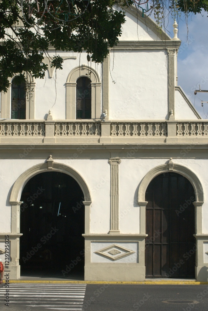 Obraz premium Iglesias y vitrales en el Estado Portuguesa. La mayoria de la poblacion del Estado Portuguesa profesa la religion catolica,y es alli donde hizo su aparicion la Virgen de Coromoto.