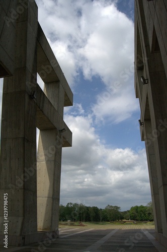 Iglesias y vitrales en el Estado Portuguesa.
La mayoria de la poblacion del Estado Portuguesa profesa la religion catolica,y es alli donde hizo su aparicion la Virgen de Coromoto.