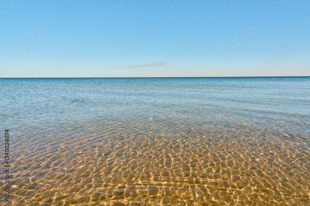 Obraz premium Endless Horizon Over Clear Ocean Waters