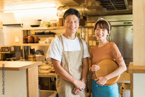 Quadro su tela カフェを経営する30代の夫婦