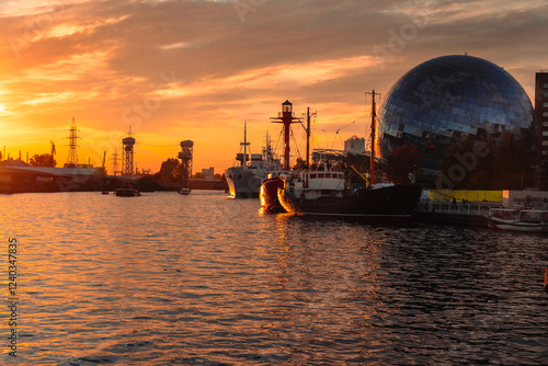 Obraz na płótnie Pregolya River and ships in Kaliningrad at sunset. Russia w salonie
