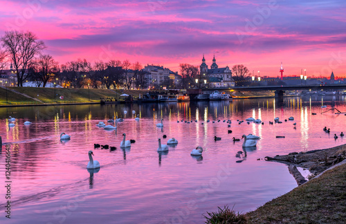 Kraków: Widok o poranku na Kościół na Skałce i rzekę Wisłę