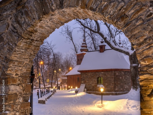 Zakopane: Cmentarz na Pęksowym Brzyzku w zimowy wieczór z dużą ilością śniegu photo