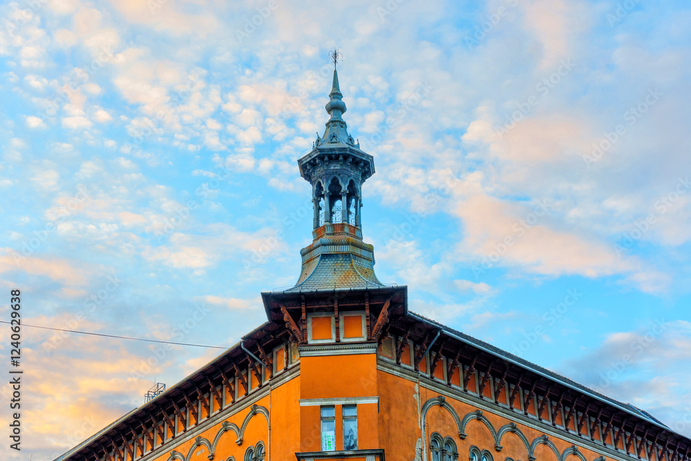 Fototapeta premium Historic Architecture Against a Colorful Sky in Budapest