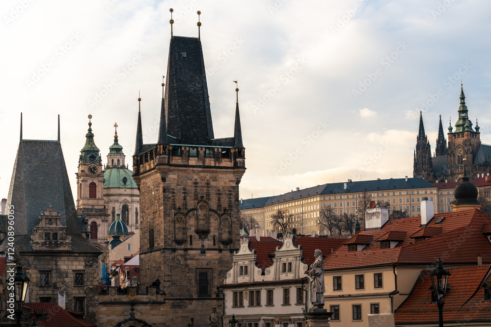 Fototapeta premium Charles bridge and city castle, Prague architecture
