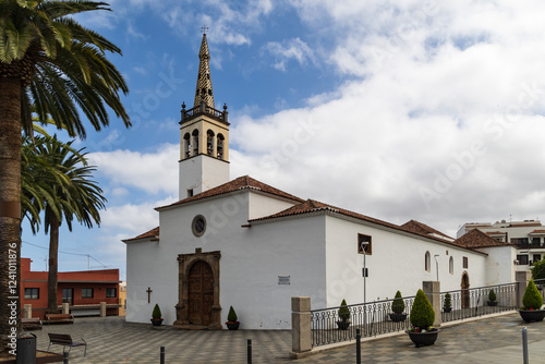 Obraz na płótnie Iglesia de Santiago Apostol, main church of Realejo Alto, Los Realejos, Tenerife, Spain w salonie