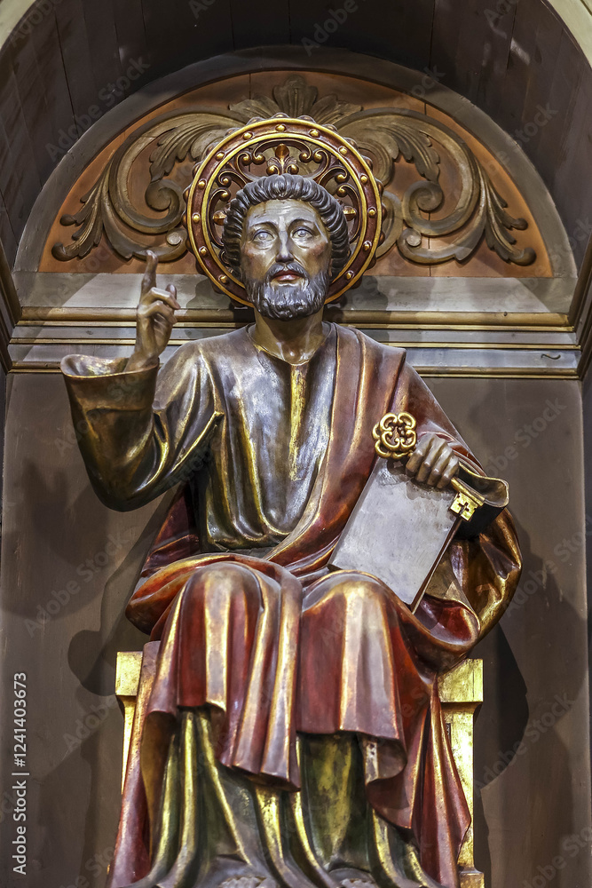 Obraz premium Sant Bartomeu i Santa Tecla church, Sitges, Catalonia, Spain. Saint Peter statue