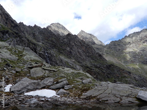 hinten links der Große Friedrichskopf 3134m und rechts daneben Kleiner Friedrichskopf 3059m photo