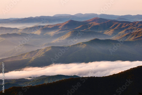 Canvas Print Early morning spring view of mountains and mist, from Clingmans Dome area, Great