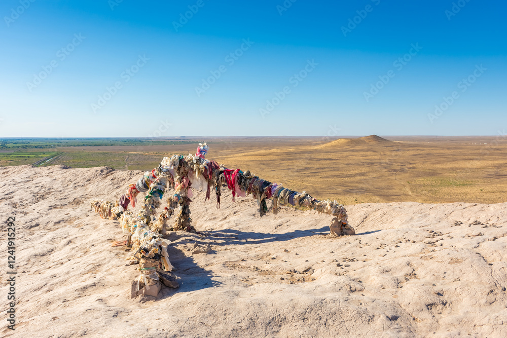 The fortress of Chilpik Kala, a tower of silence (dakhla) of the ancient Zoroastrian religion, serving as burial site in the desert, Uzbekistan