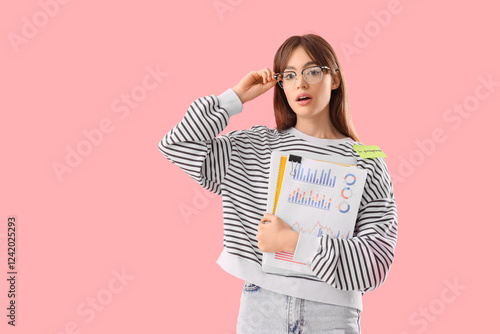 Shocked teenage girl with l...