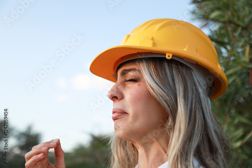 Construction Worker Regrets Biting Into Rotten Meal photo