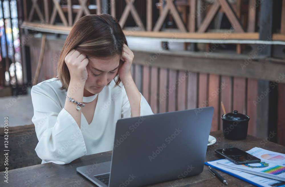 Ταπετσαρία Recession Stress Woman using laptop work hard at home office headache, depressed from failure business burnout
