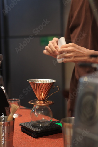 Coffee Filter Folds Carefully and Precisely for Optimal Brewing Carefully and Evenly