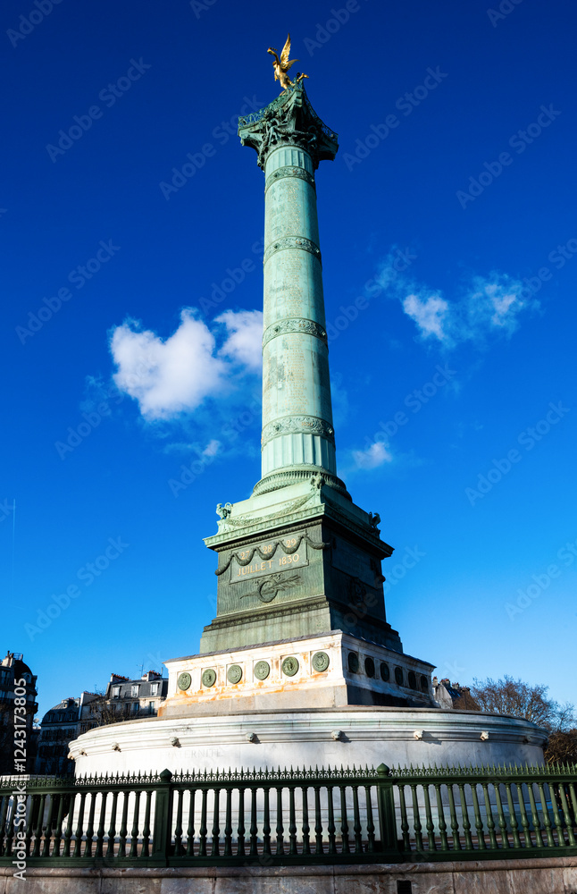 Fototapeta premium La place de la Bastille à Paris en France