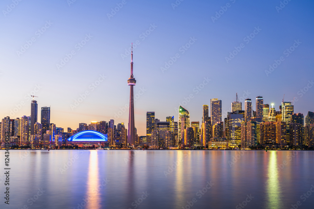 Fototapeta premium Toronto, Ontario, Canada cityscape on Lake Ontario