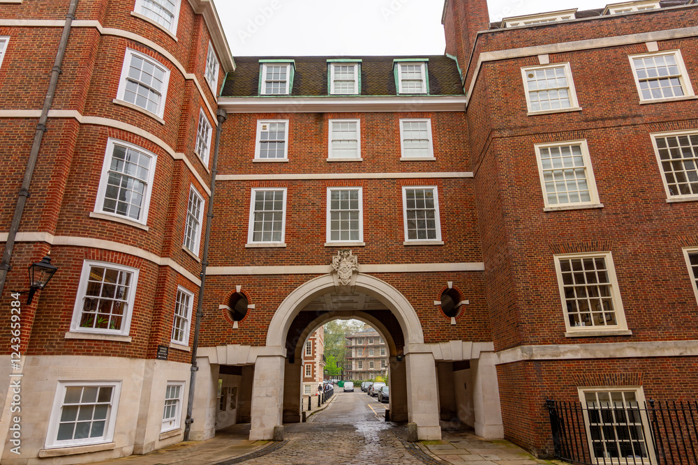 Fototapeta premium Traditional architecture of London Temple, UK