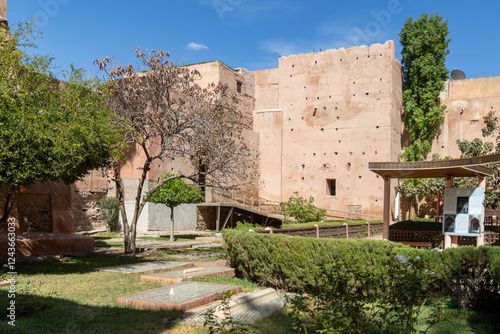 Tombeaux saadiens, the Sadite tombs of Marrakesh date from the time of the great Sadite sultan Ahmed al-Mansur. The mausoleum protects the bodies of sixty sadites.