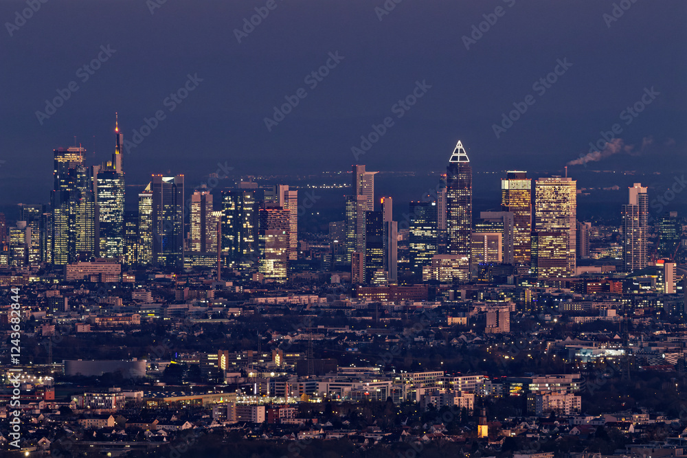 Fototapeta premium Die Skyline von Frankfurt, von Westen aus gesehen. Stand: Januar 2025