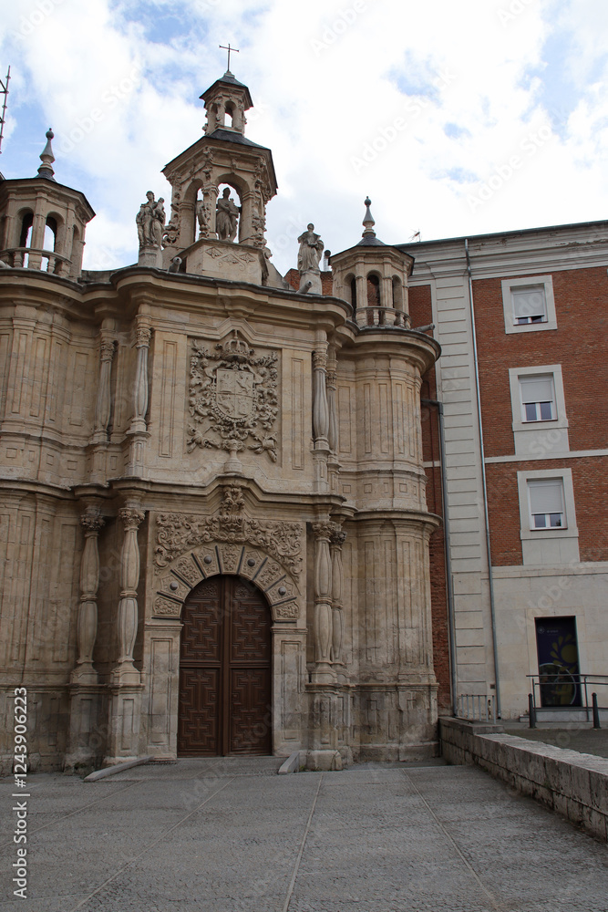 Fototapeta premium baroque (?) church (st john of latran) in valladolid in spain 